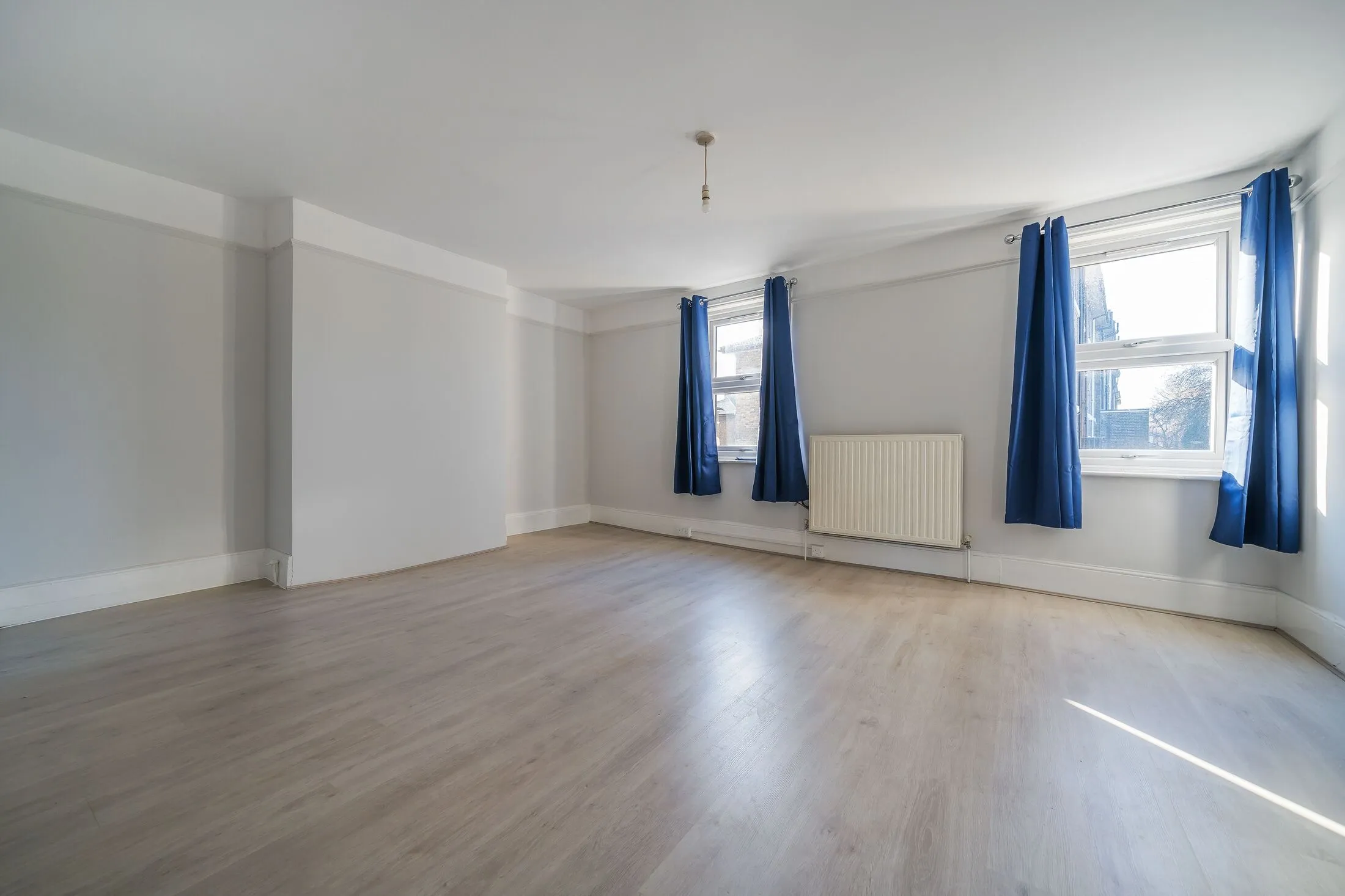 Flat Brandram Road in Greater London