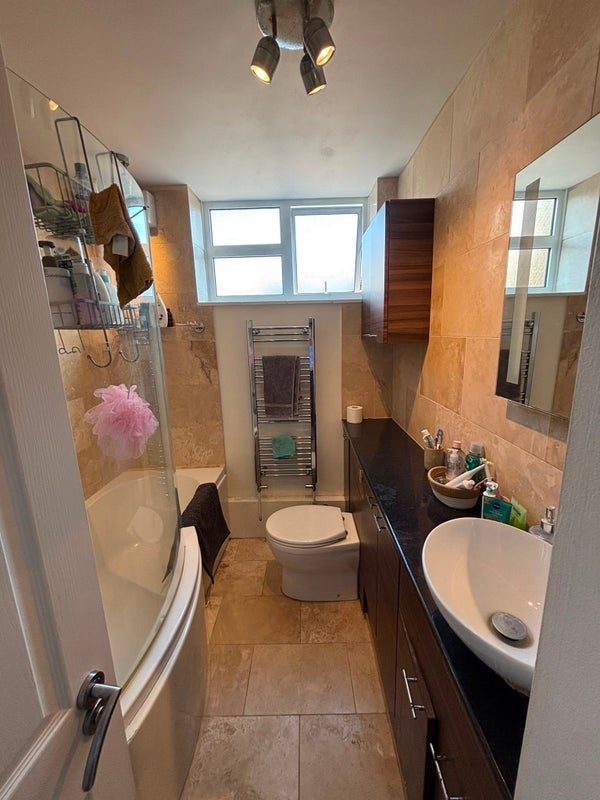 Room Crescent Lane in Greater London