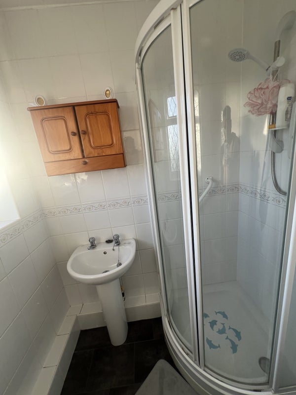 Room Grangemouth Road in Coventry