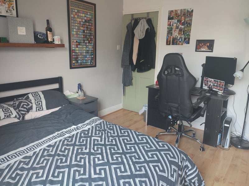 Room Moor Green Lane in Birmingham