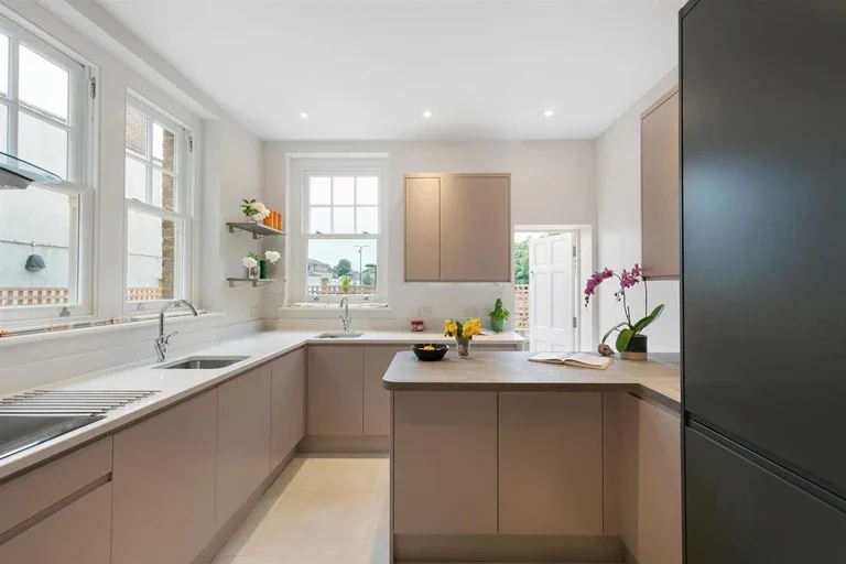 Room Bournemouth Road in Greater London