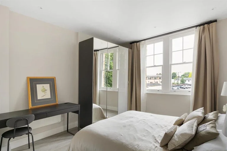Room Bournemouth Road in Greater London