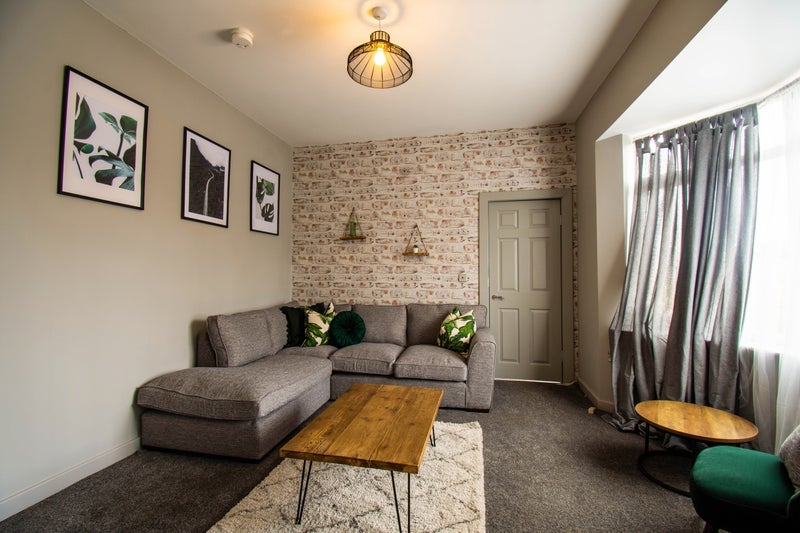 Room Dib Lane in Leeds