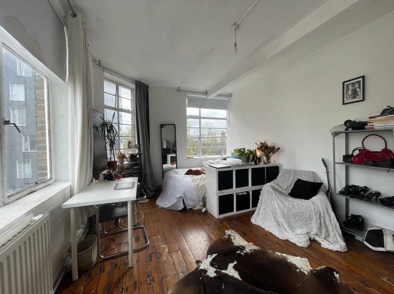 Room Hackney Road in Greater London
