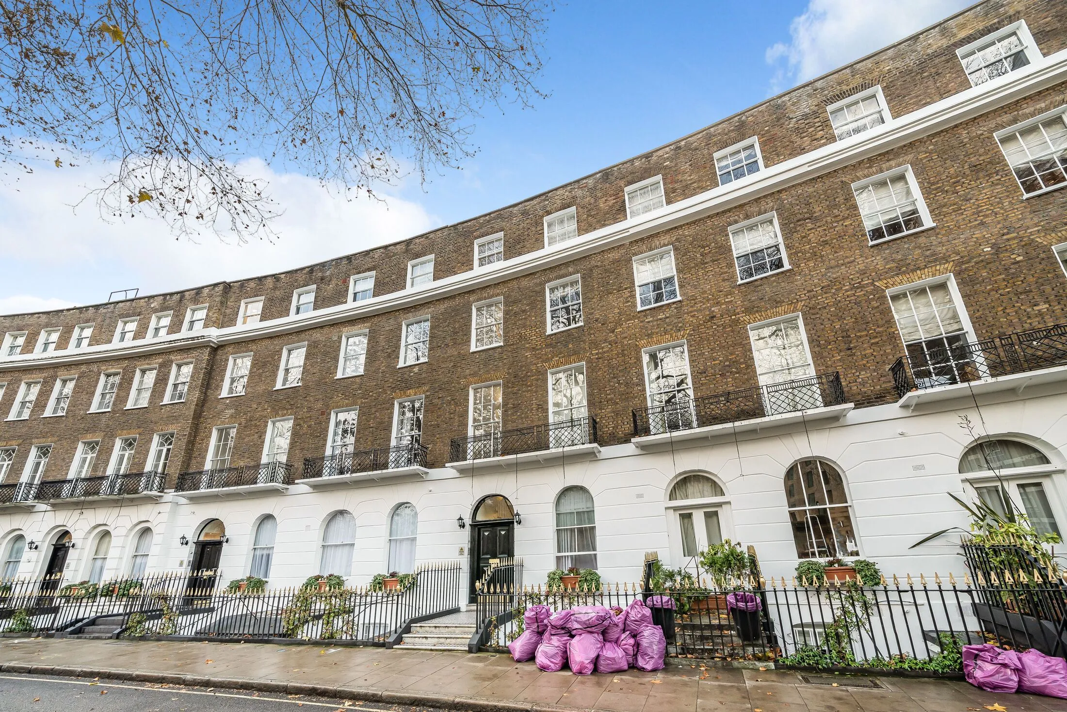 Flat Burton Place in Greater London