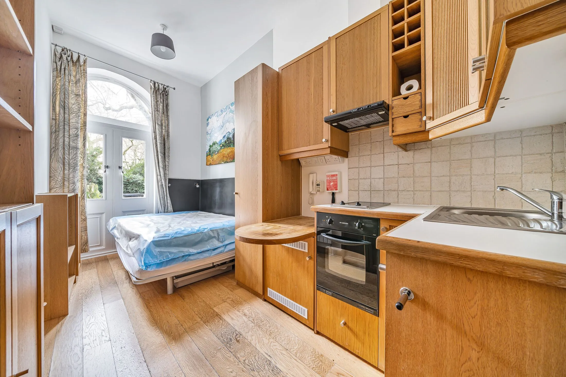 Flat Burton Place in Greater London
