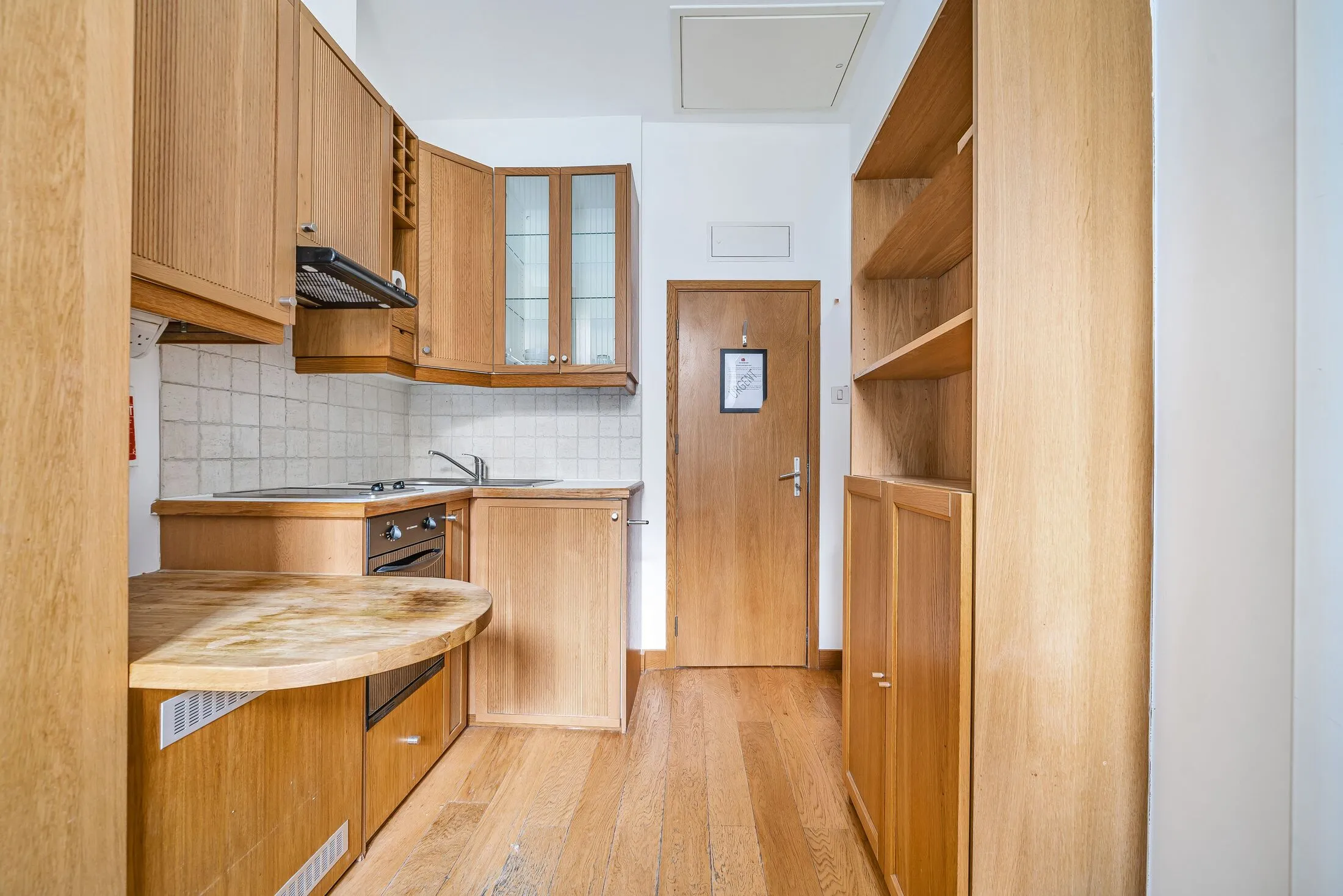 Flat Burton Place in Greater London