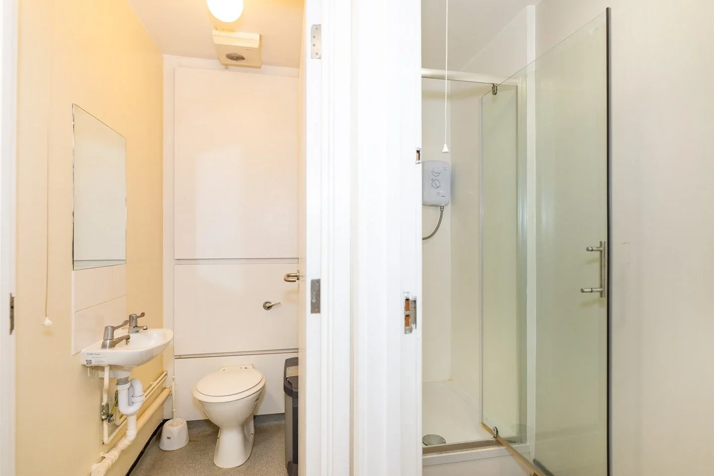 Room Foley Street in City of Westminster
