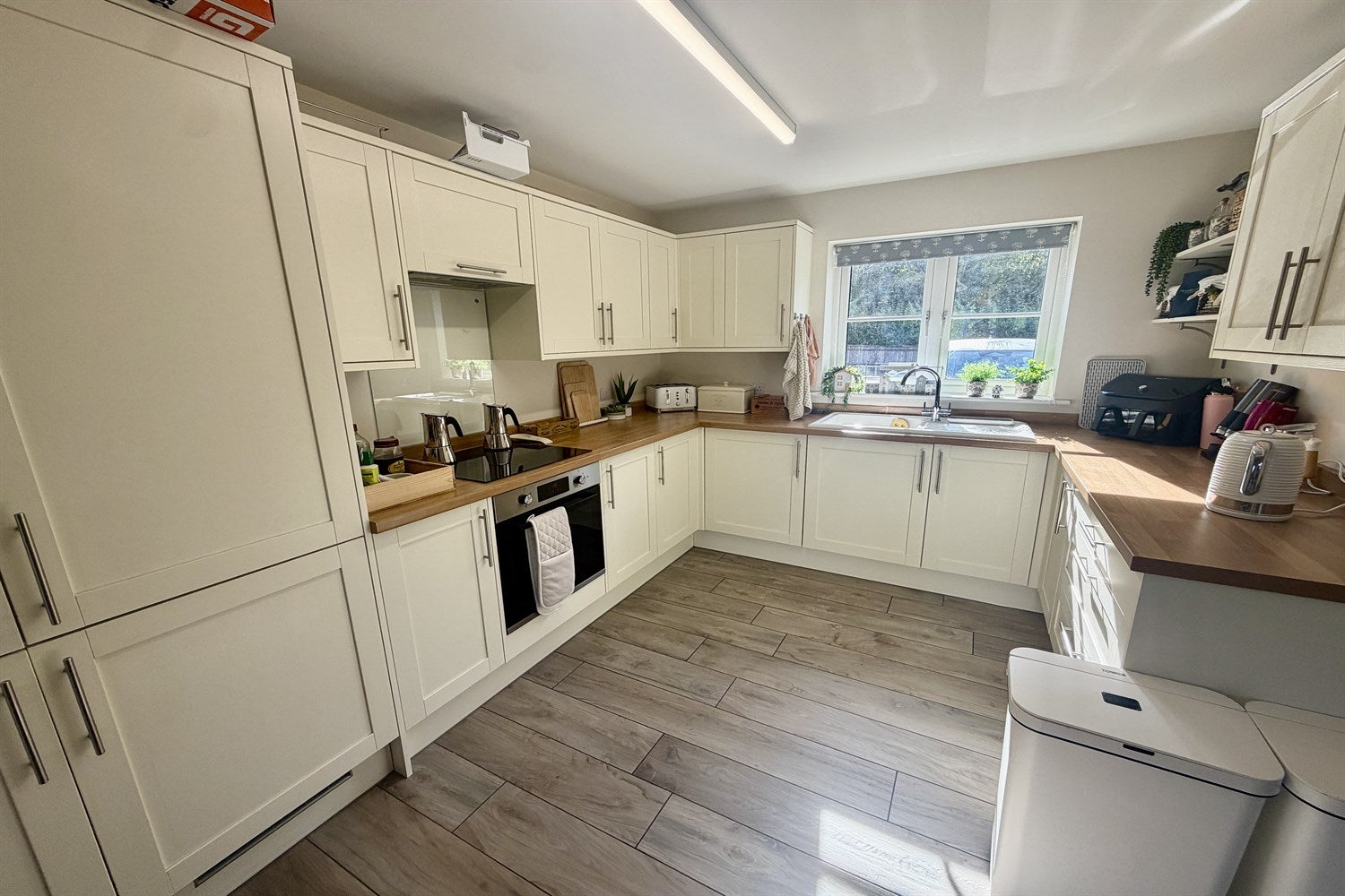 House New Road in Billingshurst