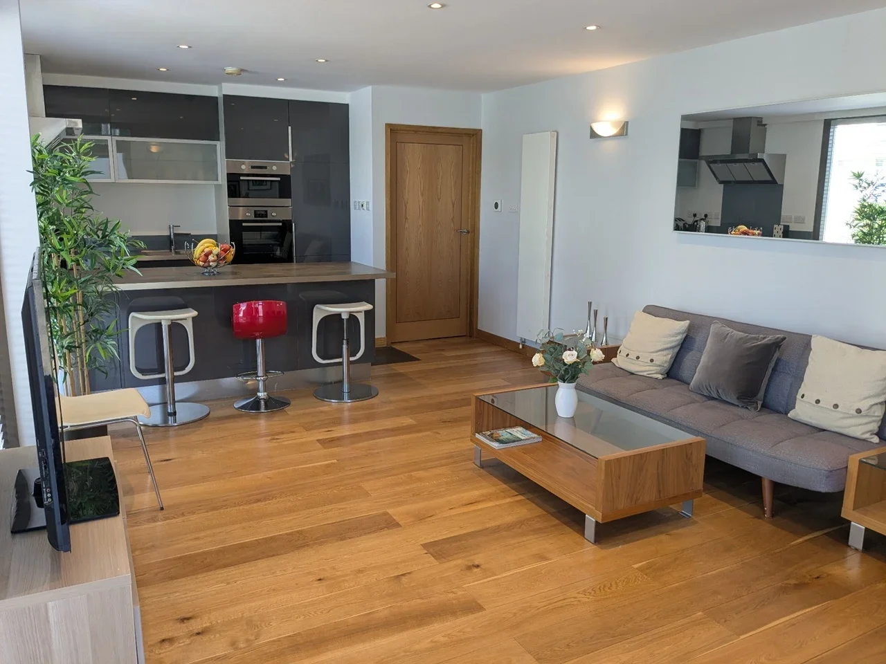 Flat West Parkside in Greater London