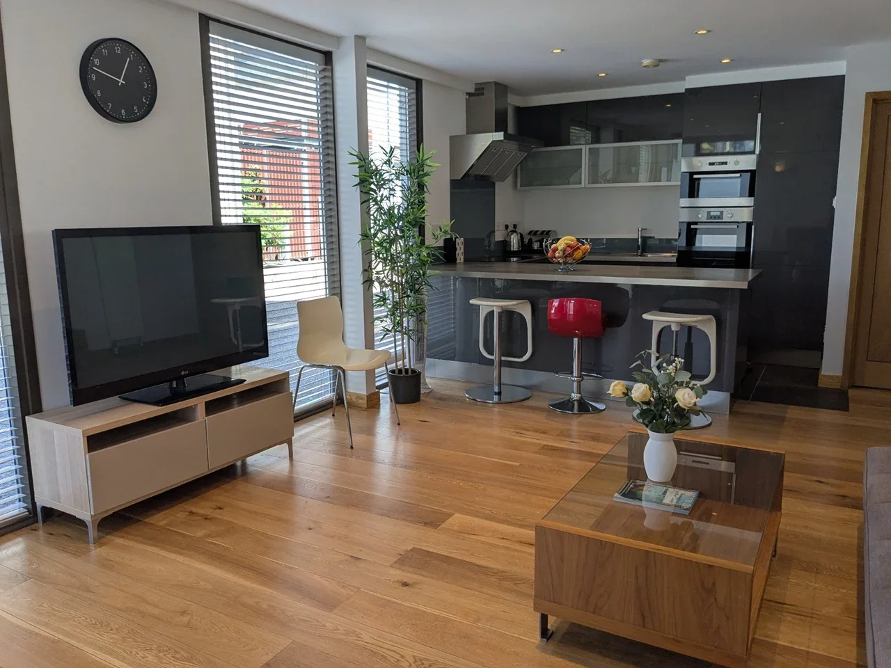 Flat West Parkside in Greater London