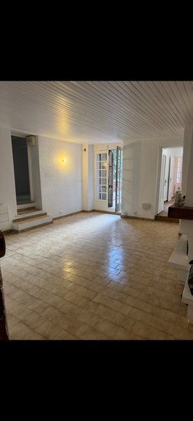 Flat Rue Stanislas Torrents in Marseille