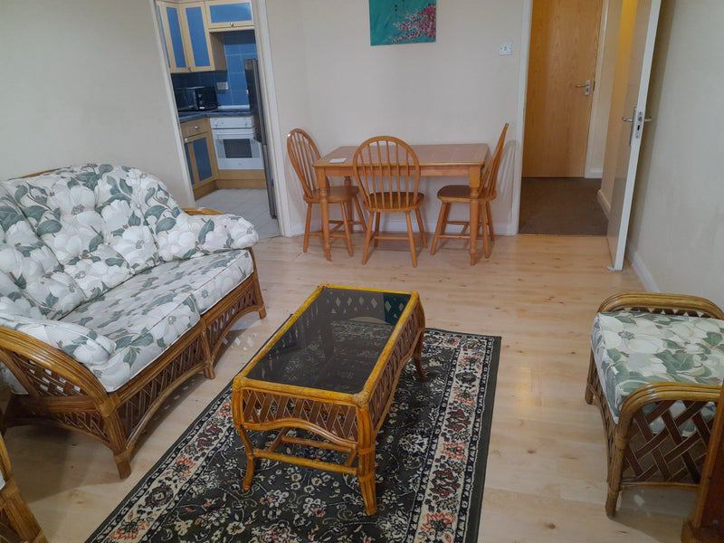 Room Hathersage Road in Manchester