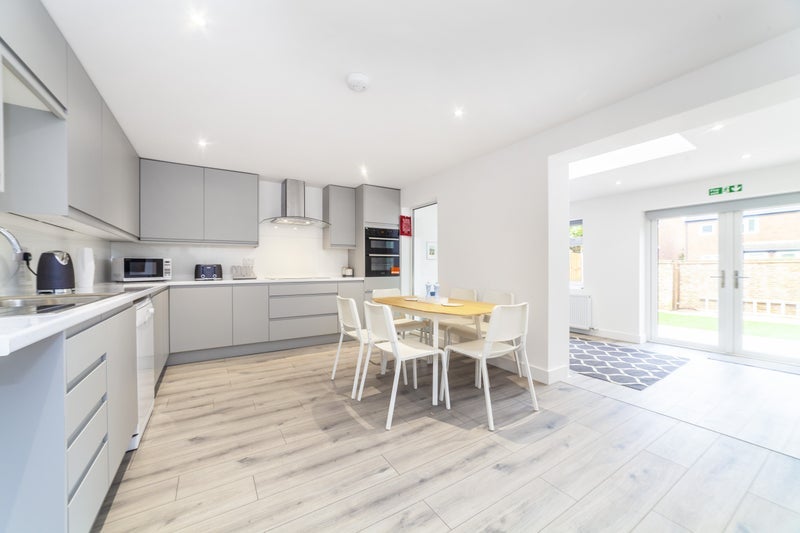 Room Brewhouse Walk in Greater London