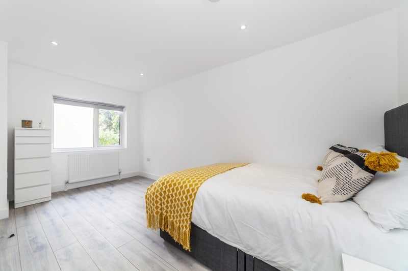 Room Brewhouse Walk in Greater London