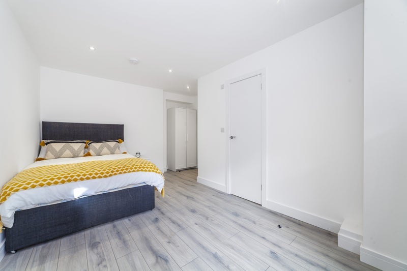 Room Brewhouse Walk in Greater London