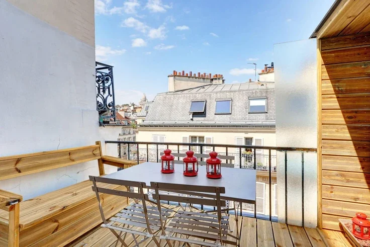 Flat Rue Marie-Éléonore de Bellefond in Paris