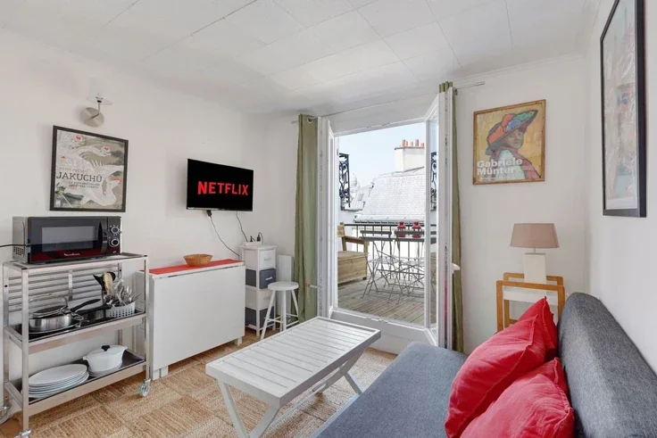 Flat Rue Marie-Éléonore de Bellefond in Paris