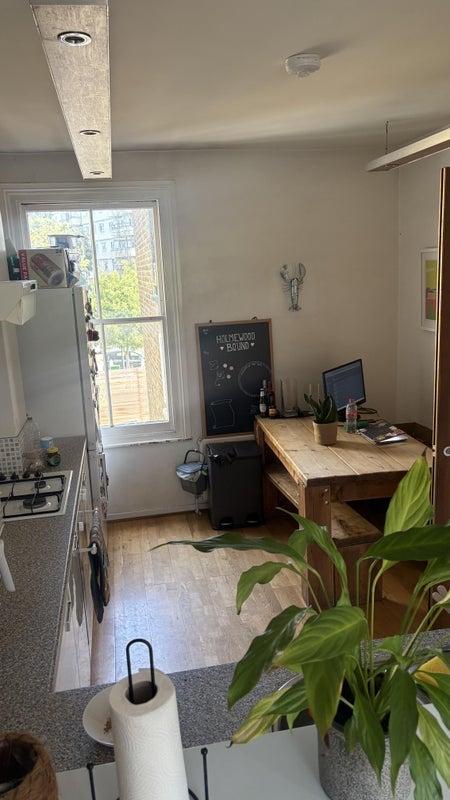 Room Holmewood Road in Greater London