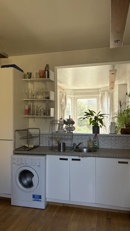 Room Holmewood Road in Greater London