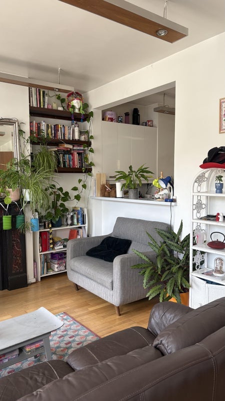 Room Holmewood Road in Greater London