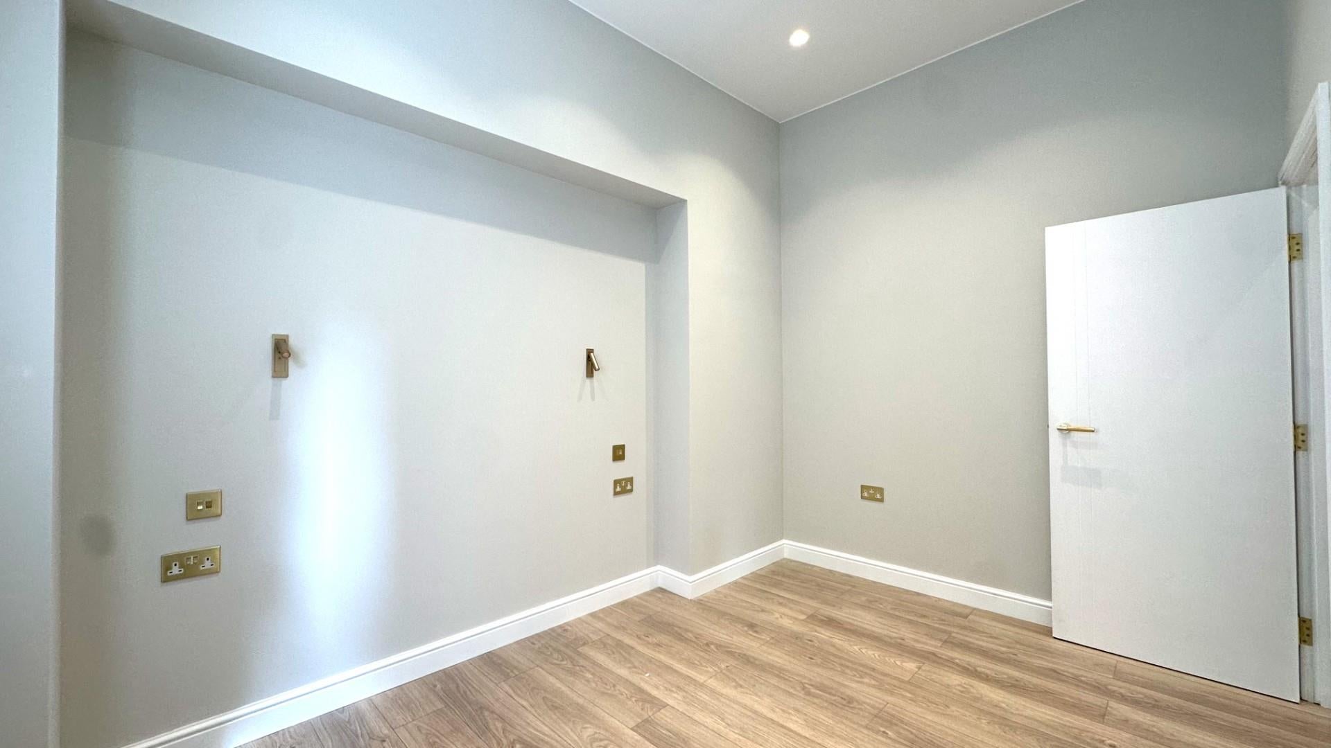 Flat Parklands in Greater London