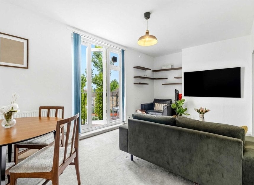 Flat Hilgrove Road in Greater London