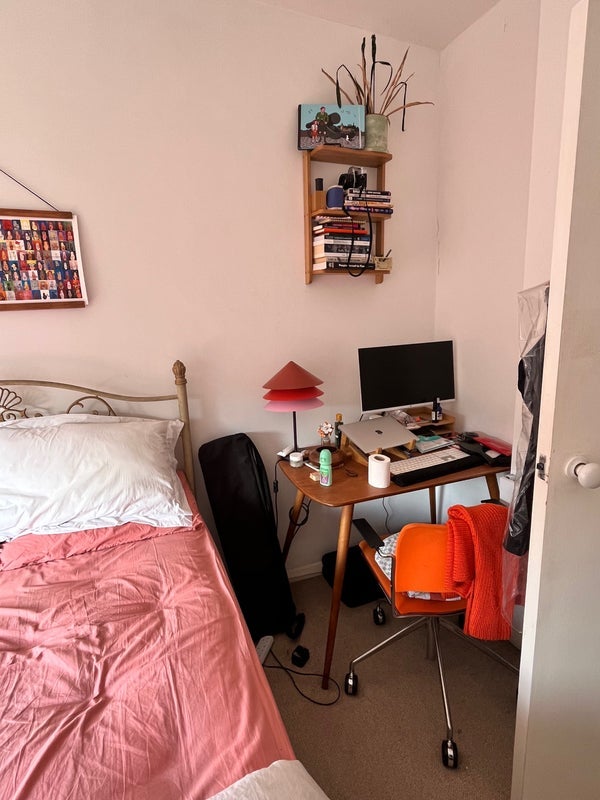 Room Drayton Park in Greater London