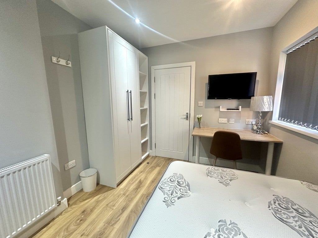 Room Wren Street in Coventry