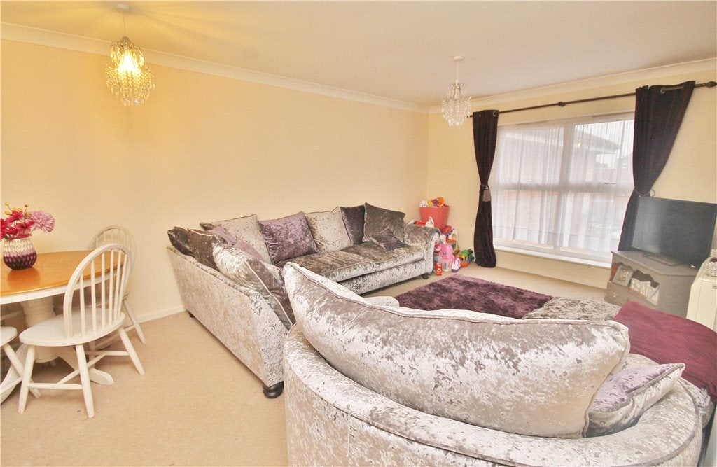 Flat Douglas Road in Borough of Spelthorne