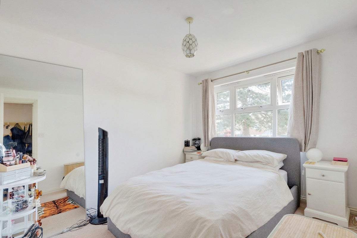 Flat Norsey Road in Billericay