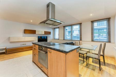 Flat Winchester Road in Greater London