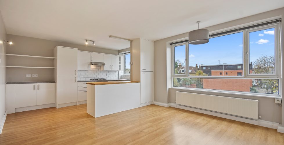 Flat Bellevue Road in Greater London