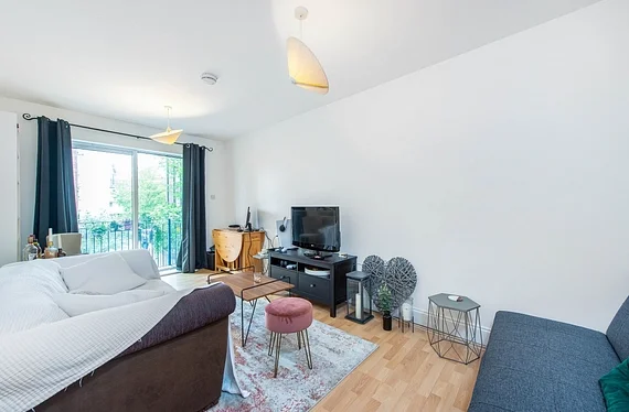 Flat Amwell Street in Greater London