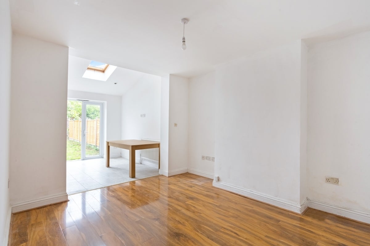 House Ballogie Avenue in Greater London