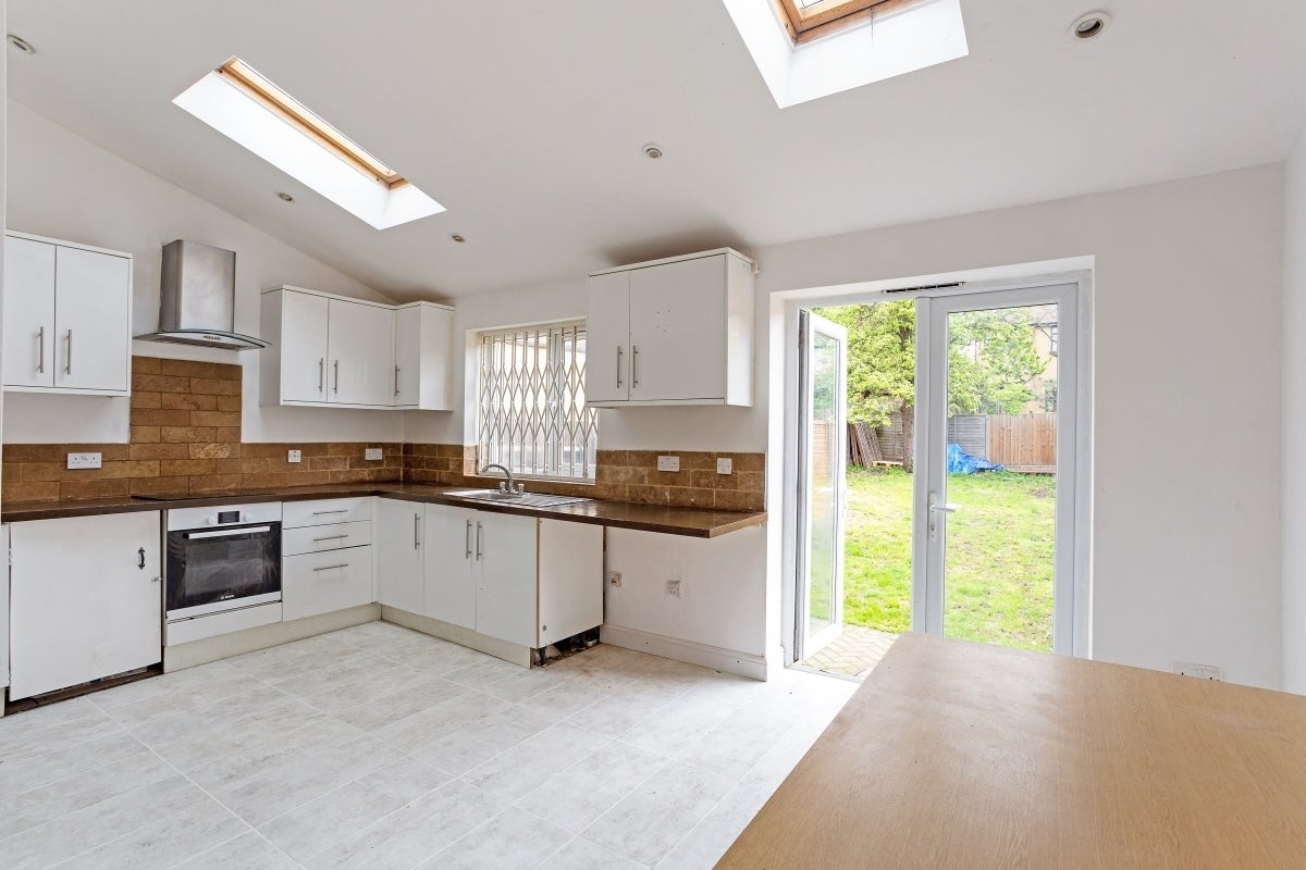 House Ballogie Avenue in Greater London