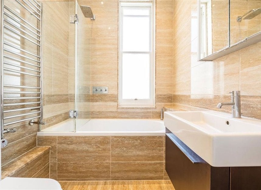Flat Ridgmount Gardens in Greater London