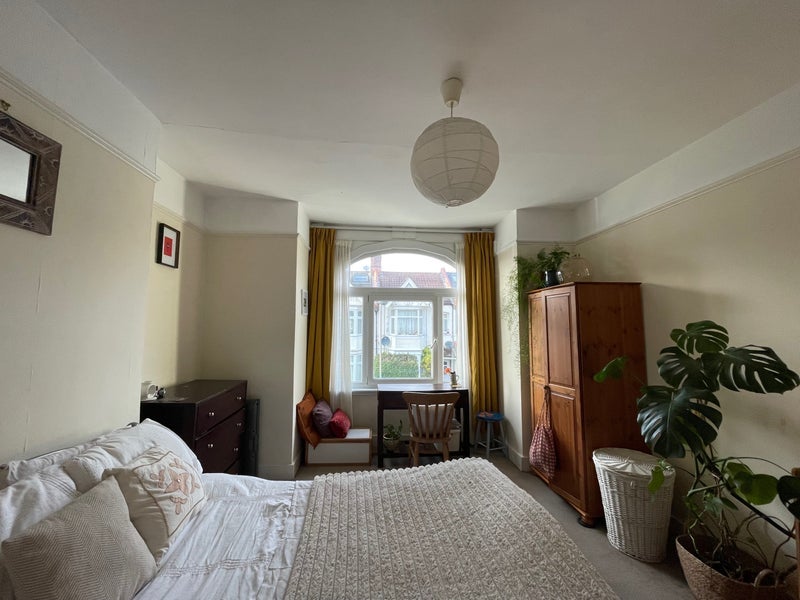 Room Ribblesdale Road in Greater London