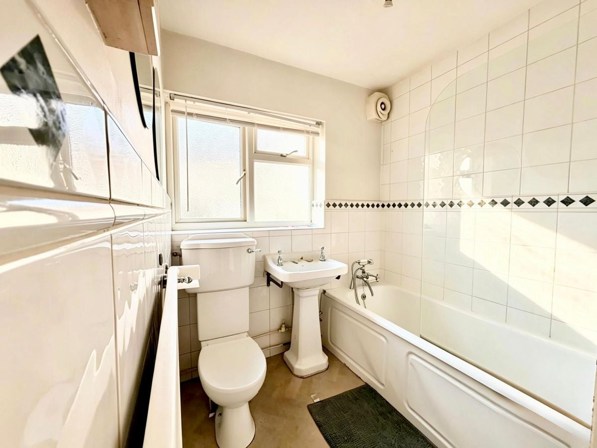 Flat Primrose Hill in Brentwood