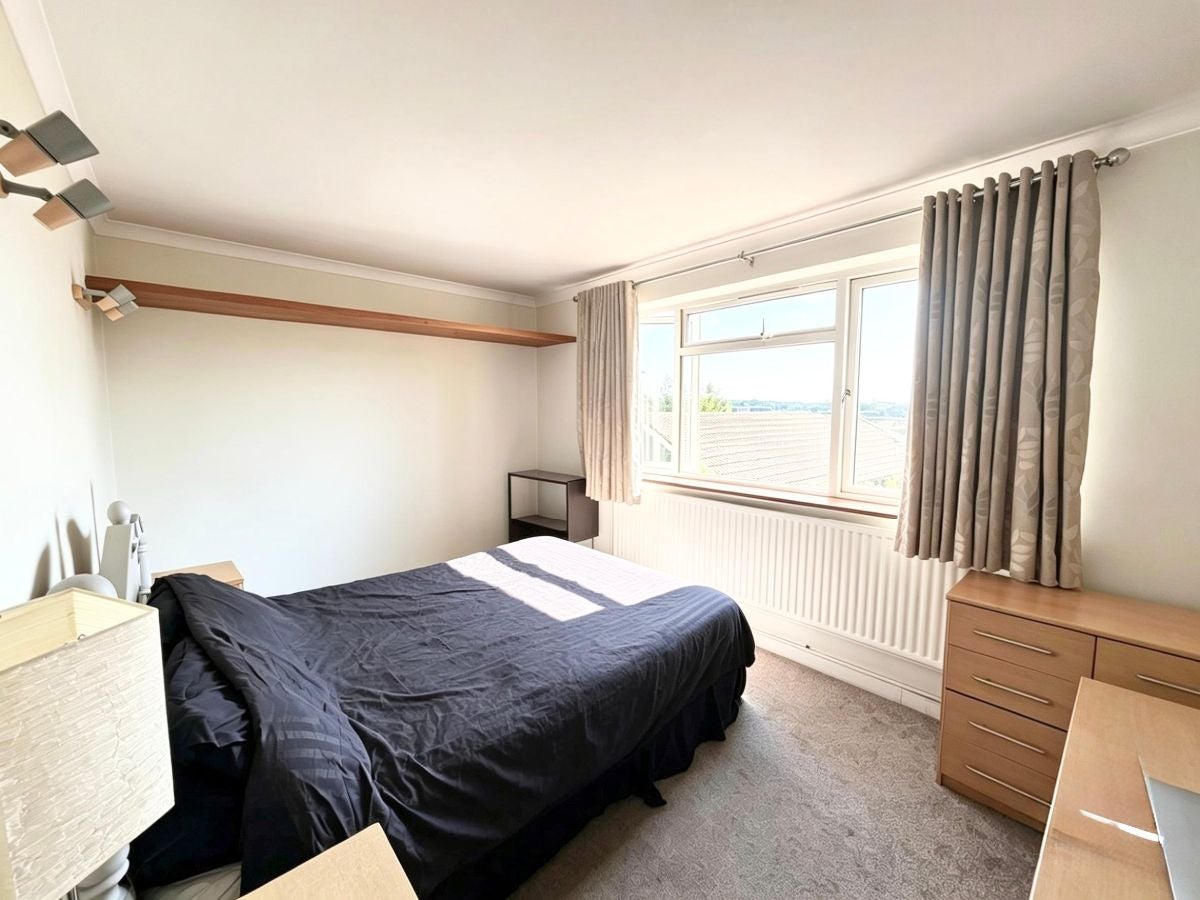 Flat Primrose Hill in Brentwood