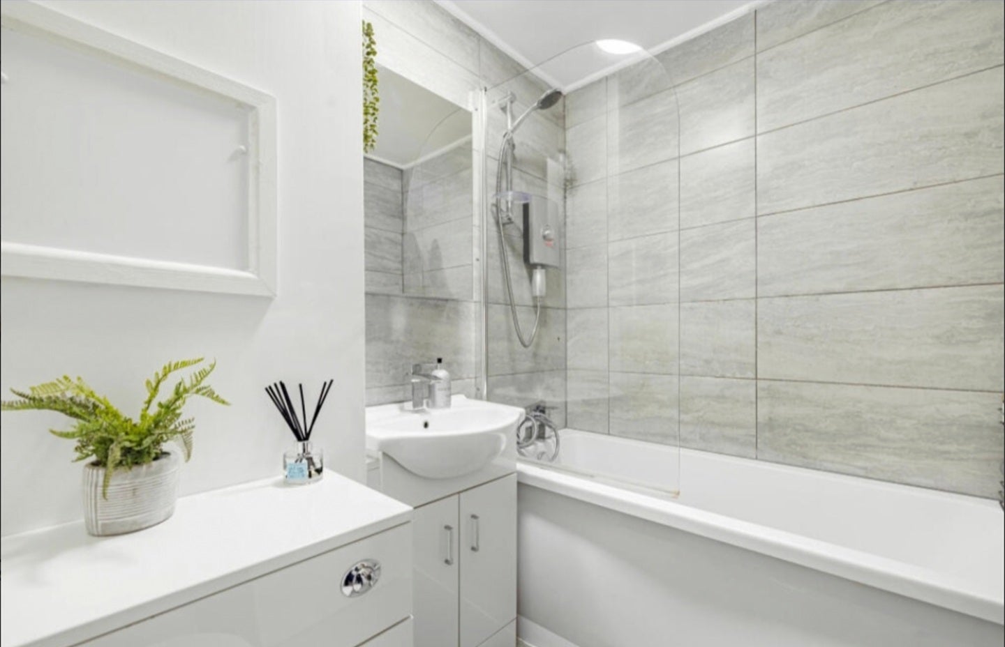 Flat Pierrepoint in Greater London