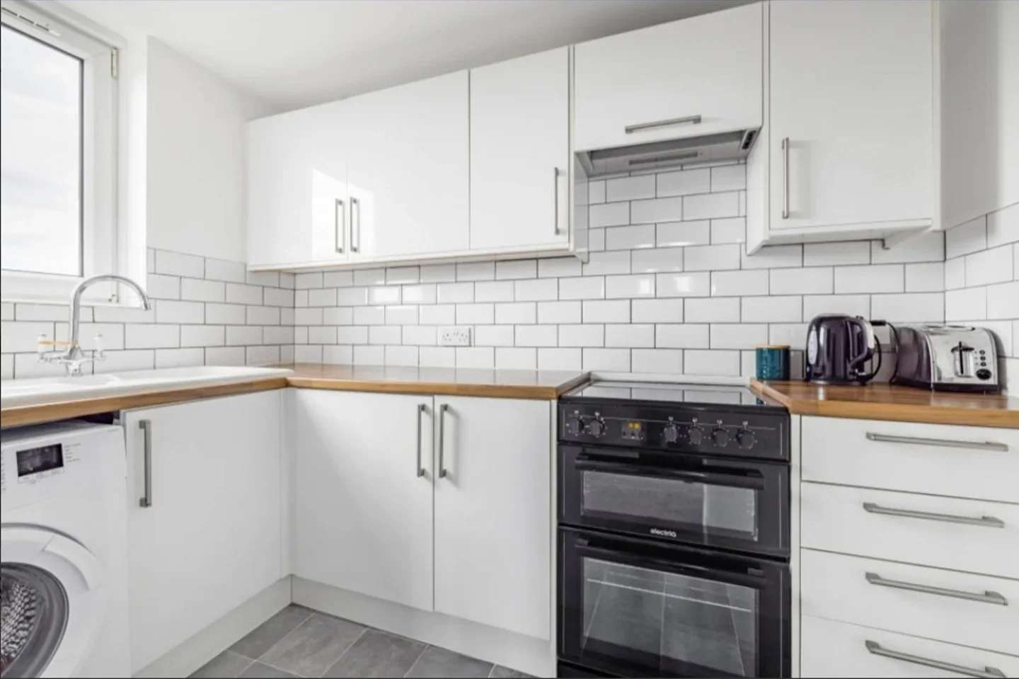 Flat Pierrepoint in Greater London