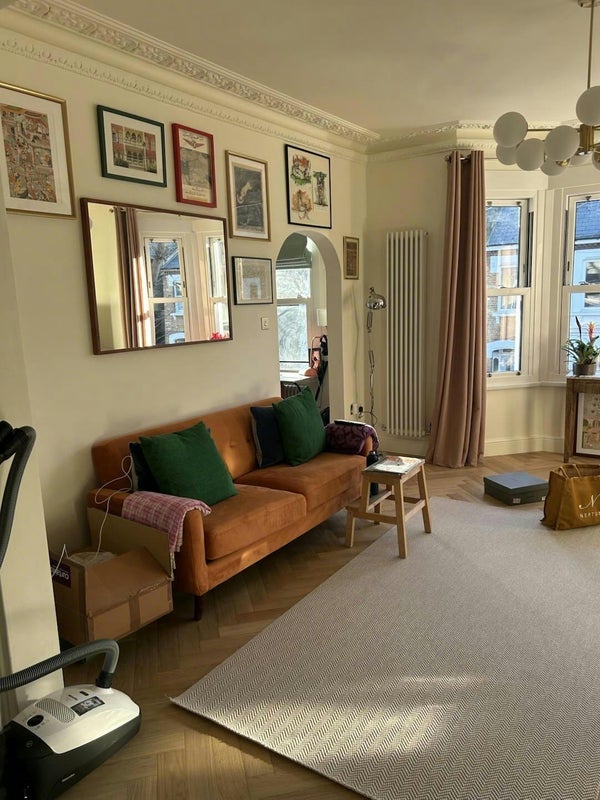 Room Upham Park Road in Greater London