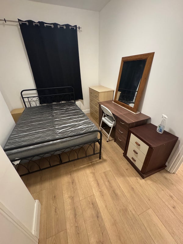 Room Berners Road in Greater London
