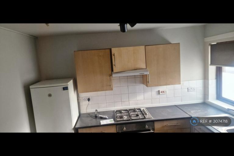Flat Viewpark Gardens in Renfrew