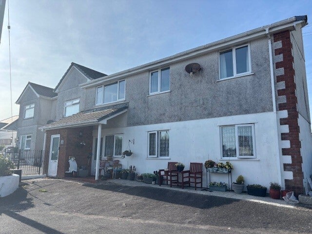 Flat Doubletrees in St Blazey