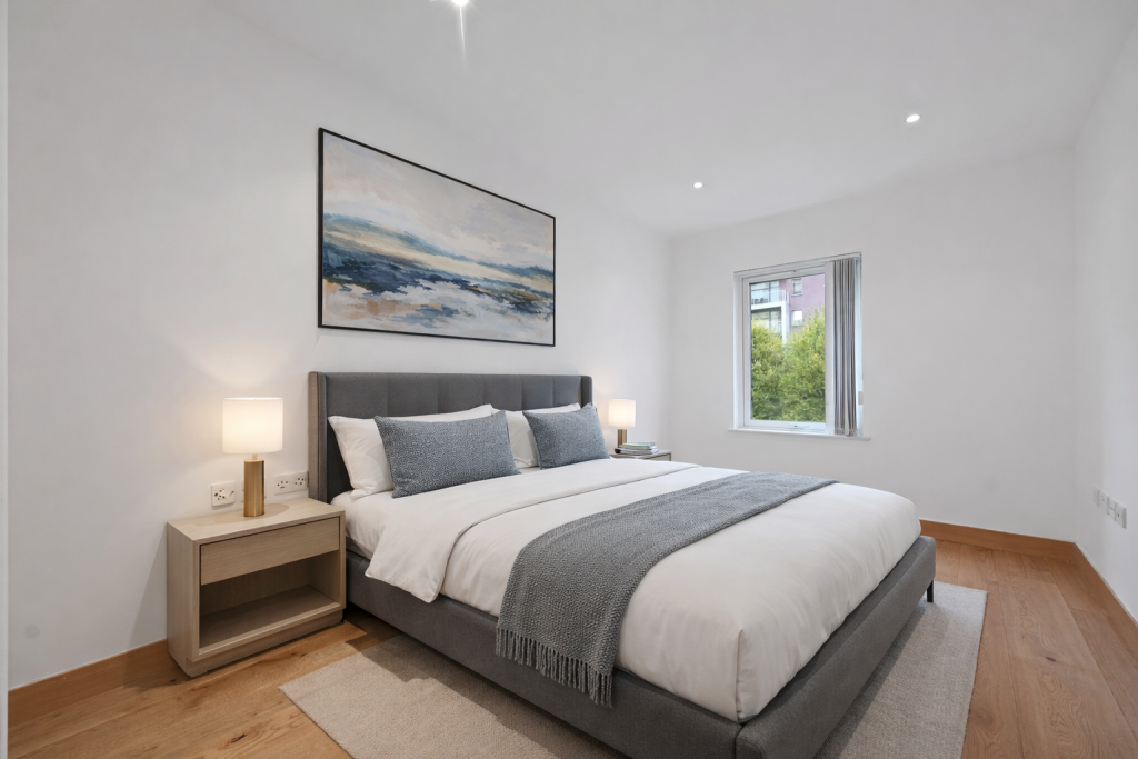 Flat Queenstown Road in Greater London