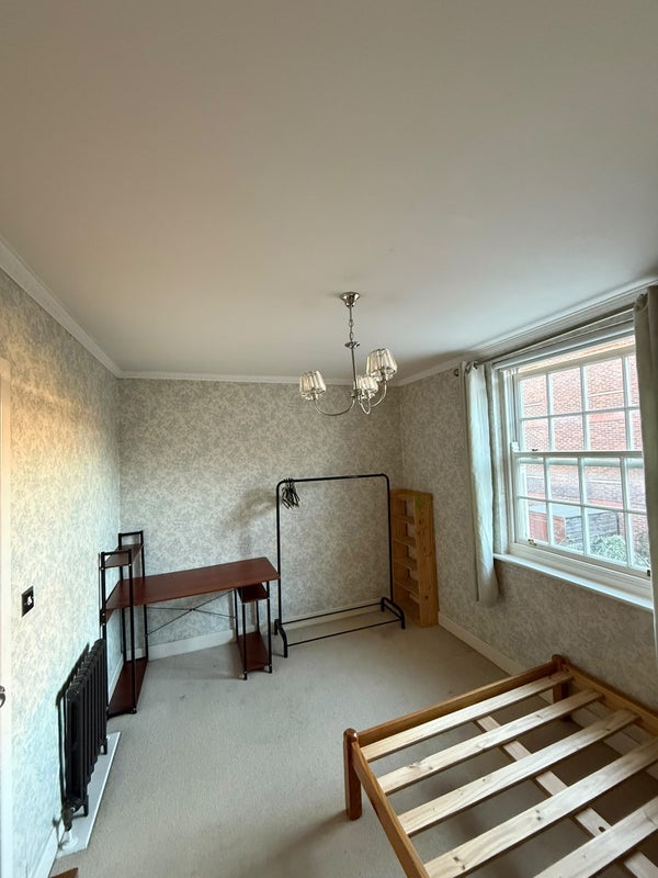 Room Hastings Street in Greater London