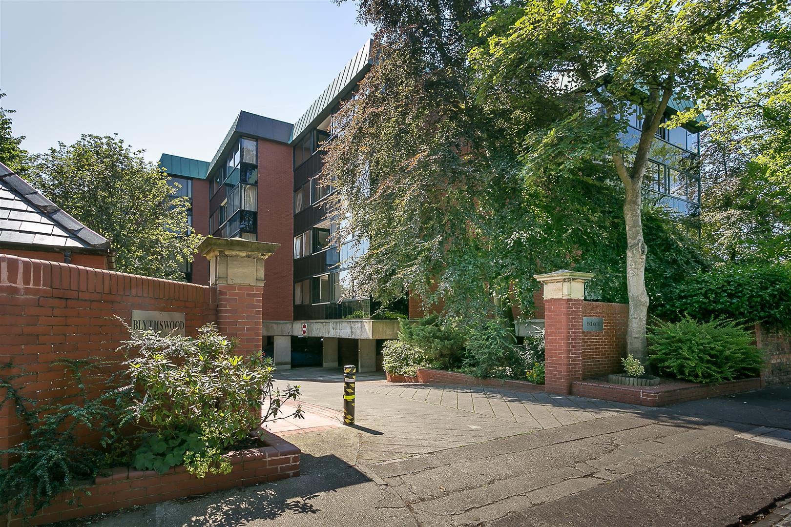 Flat Osborne Road in Newcastle upon Tyne