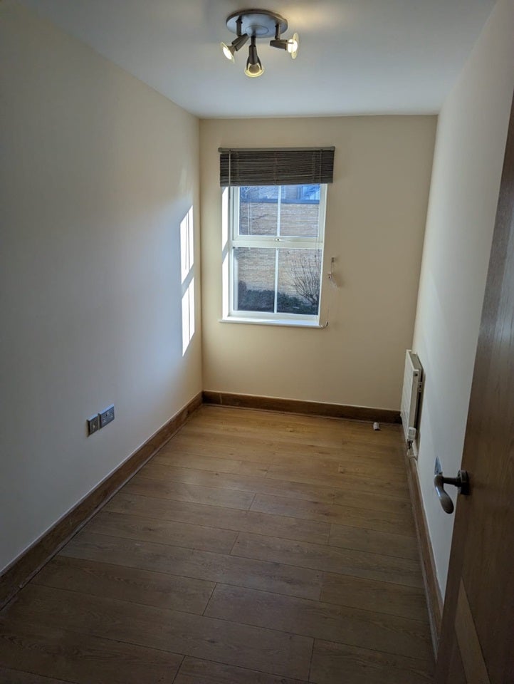 Flat Skerne Walk in Greater London